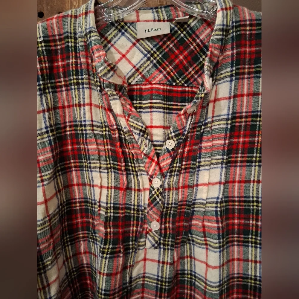 Vintage 💫 LL Bean Pintuck Flannel Nightgown Small - Picture 2 of 6